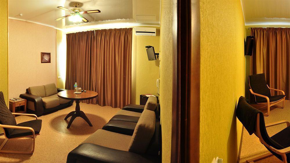 Hotel An-2 Харков Екстериор снимка