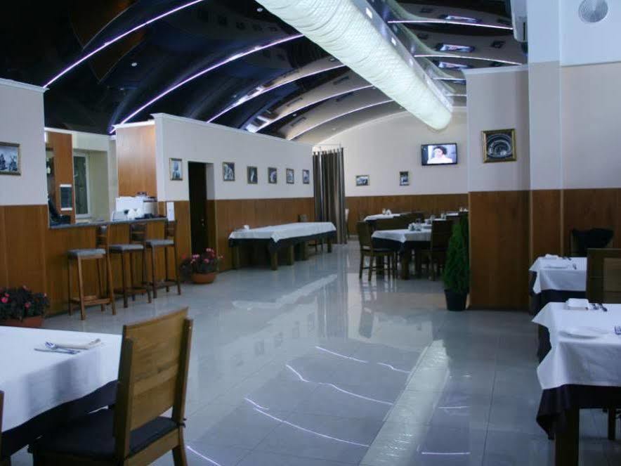 Hotel An-2 Харков Екстериор снимка