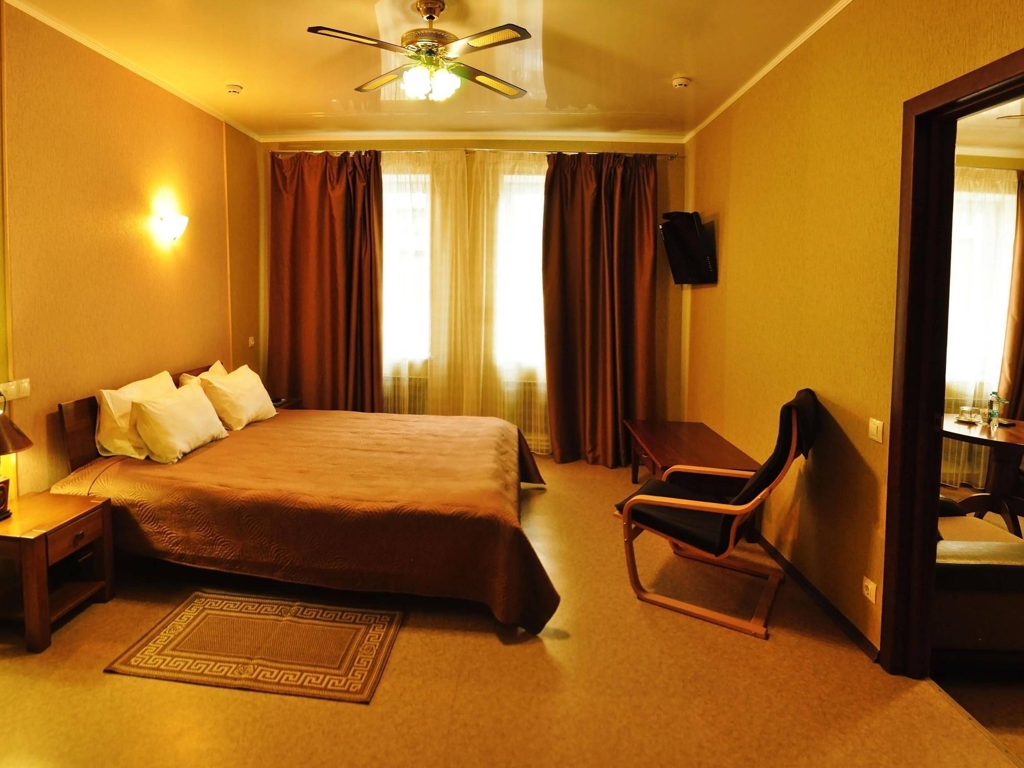 Hotel An-2 Харков Екстериор снимка