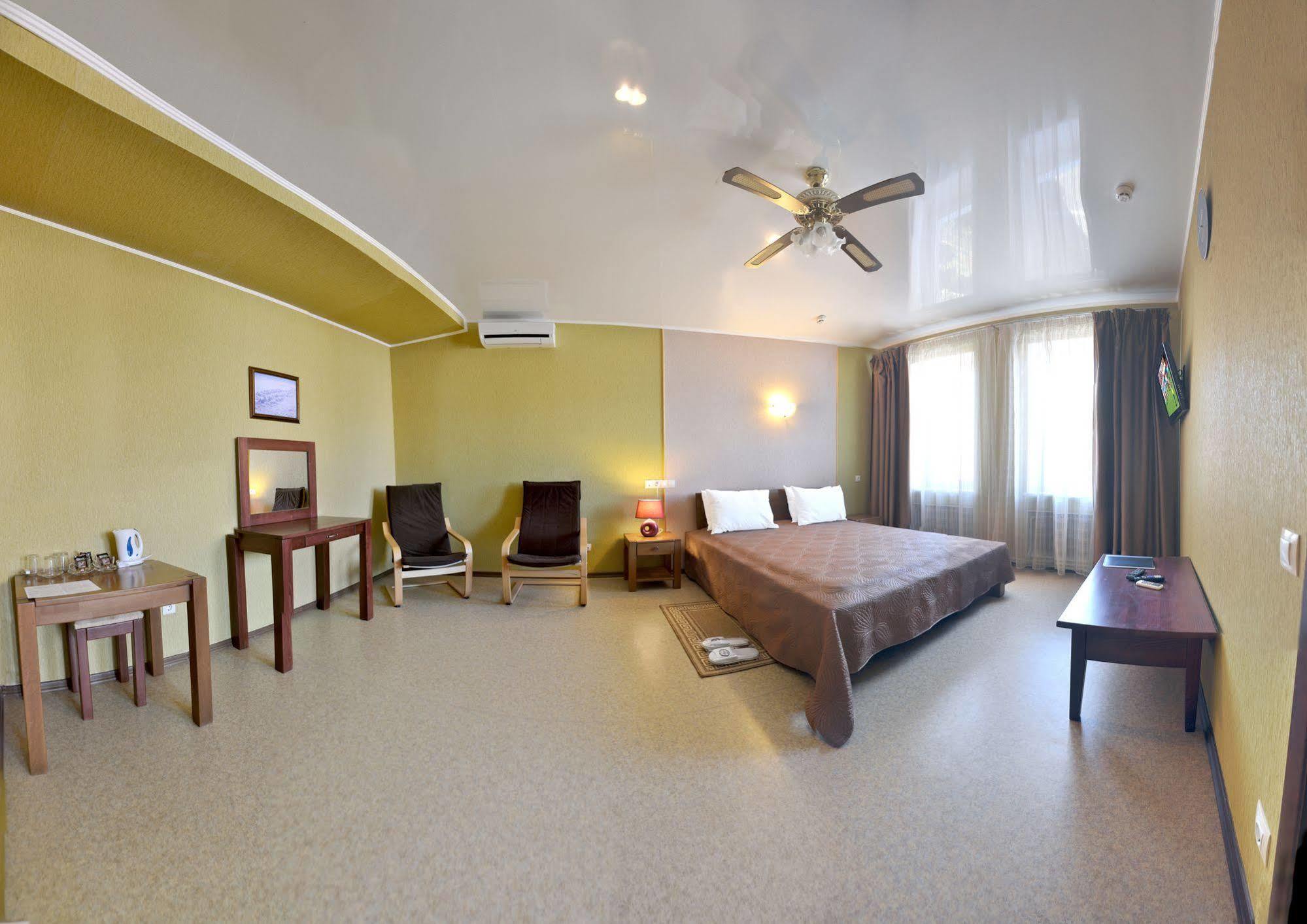 Hotel An-2 Харков Екстериор снимка