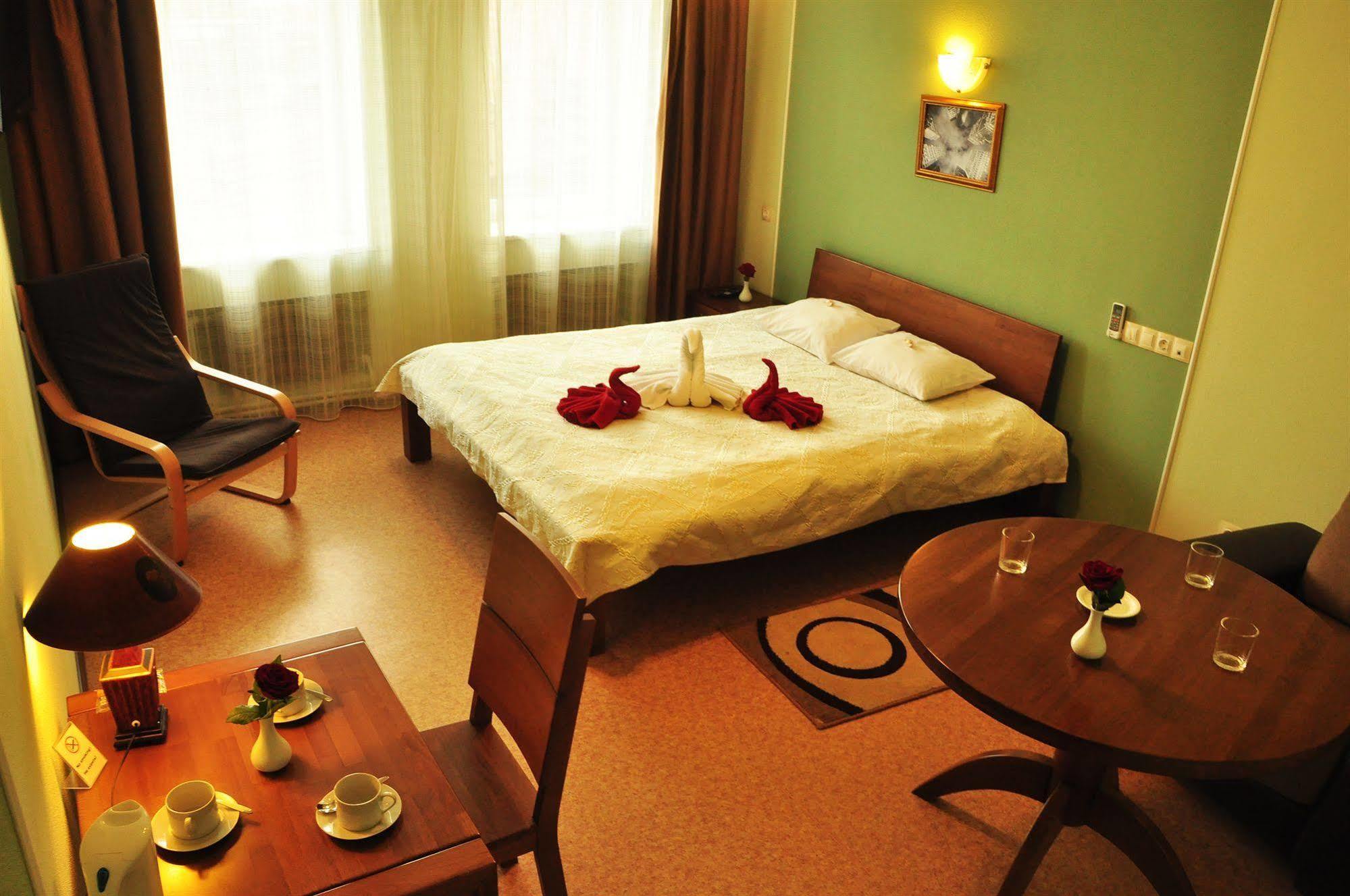 Hotel An-2 Харков Екстериор снимка