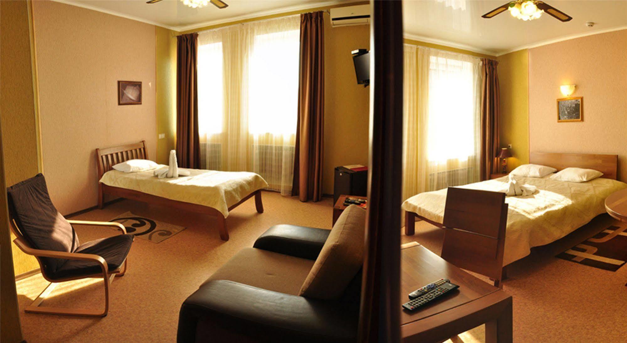 Hotel An-2 Харков Екстериор снимка