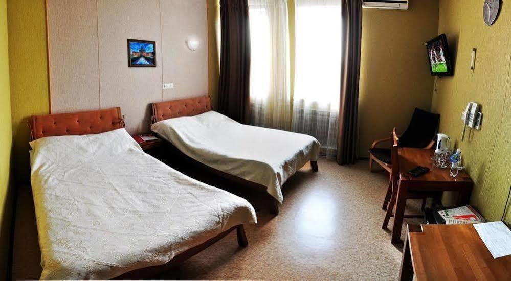 Hotel An-2 Харков Екстериор снимка