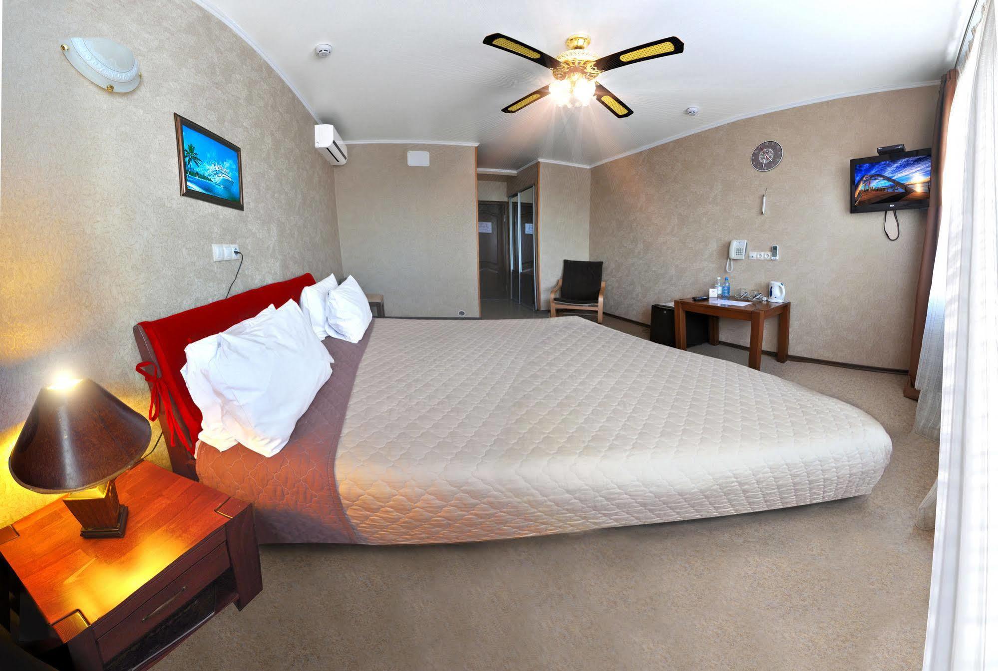 Hotel An-2 Харков Екстериор снимка